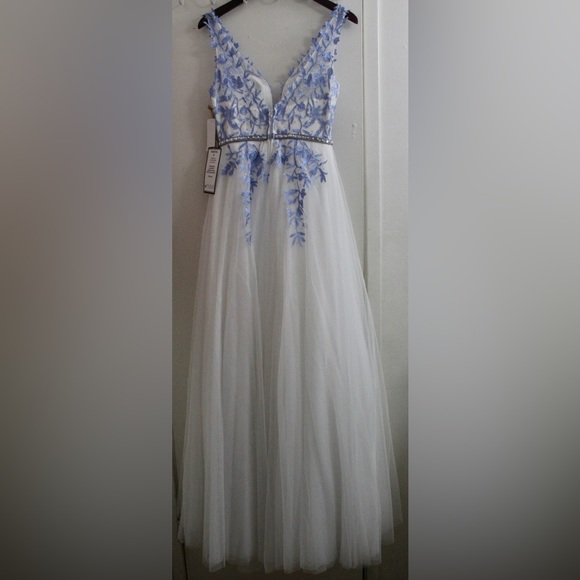 Say Yes to the Prom Juniors V-Neck Embroidered Gown (Size 1, White Blue) - Picture 2 of 5